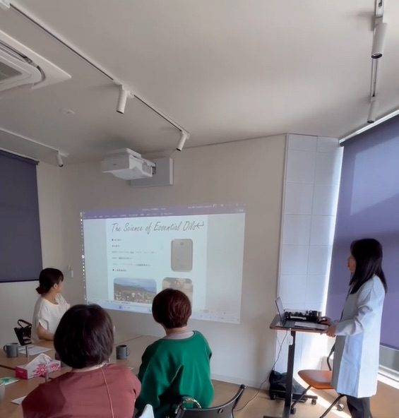 アロマ講座の様子
